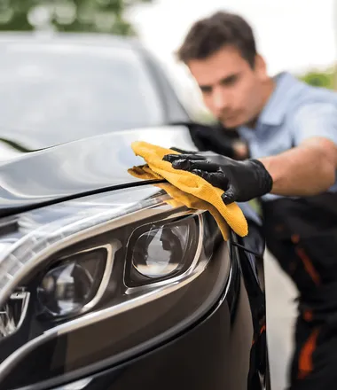 Bilpleje og polering hos Nordens Autocenter