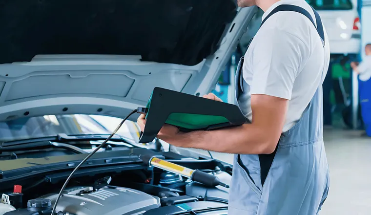 Serviceværksted hos Nordens Autocenter i Farum